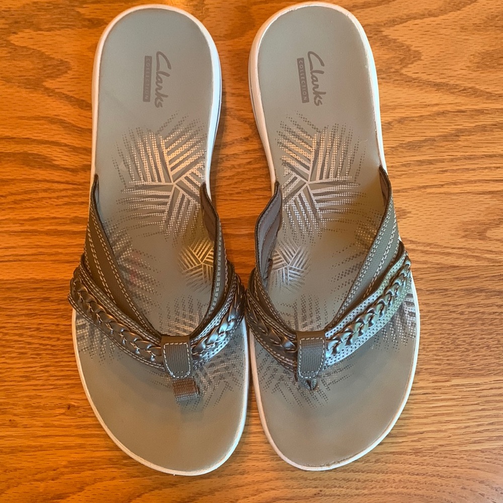 Clarks Collection flip flop sandals